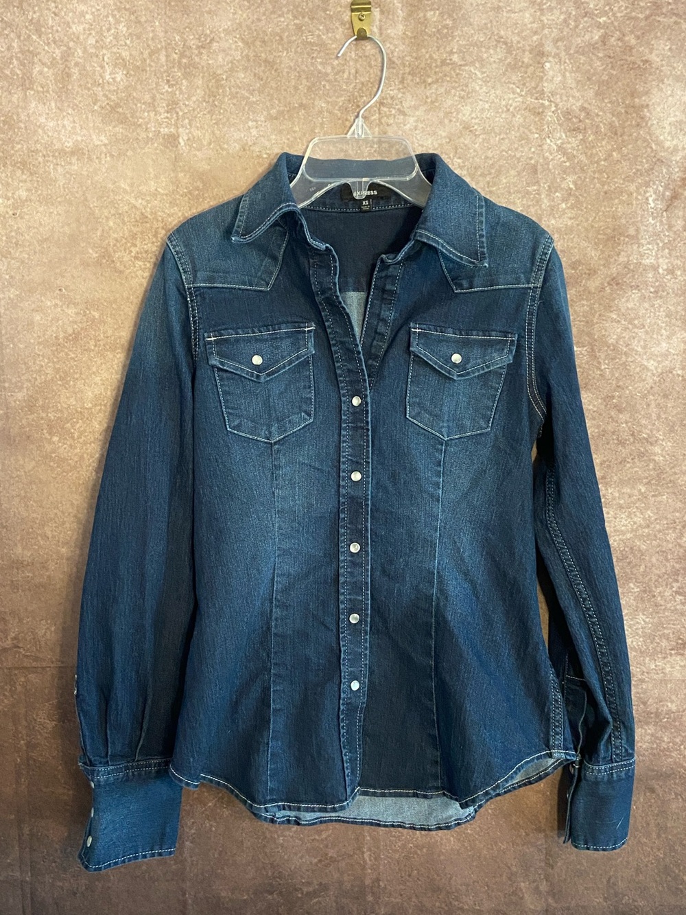 Express-women’s denim long sleeve Pearl snap shirt-size XS-EUC